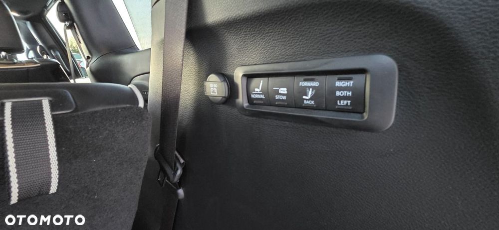 Chrysler Pacifica - 31