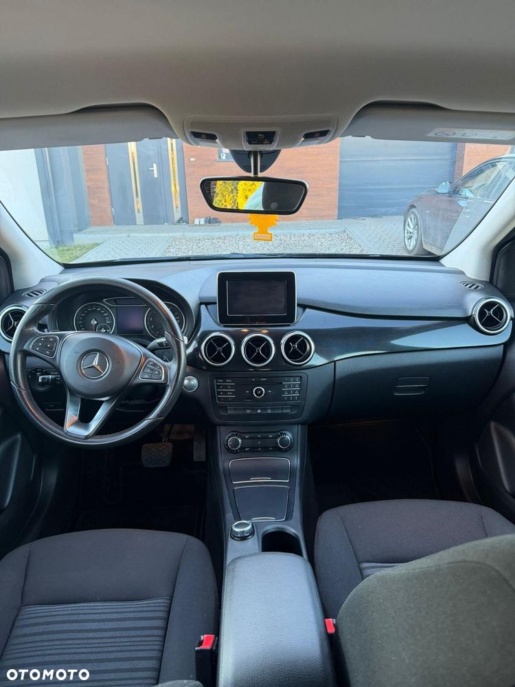 Mercedes-Benz Klasa B 160 7G-DCT Edition - 23