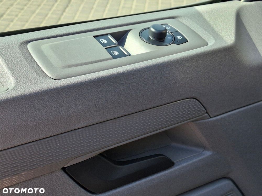 Volkswagen Transporter - 16