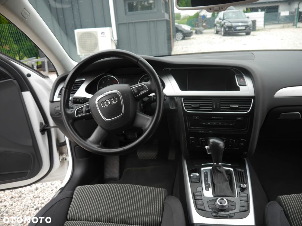 Audi A4 Avant 2.0 TDI DPF multitronic S line Sportpaket - 8