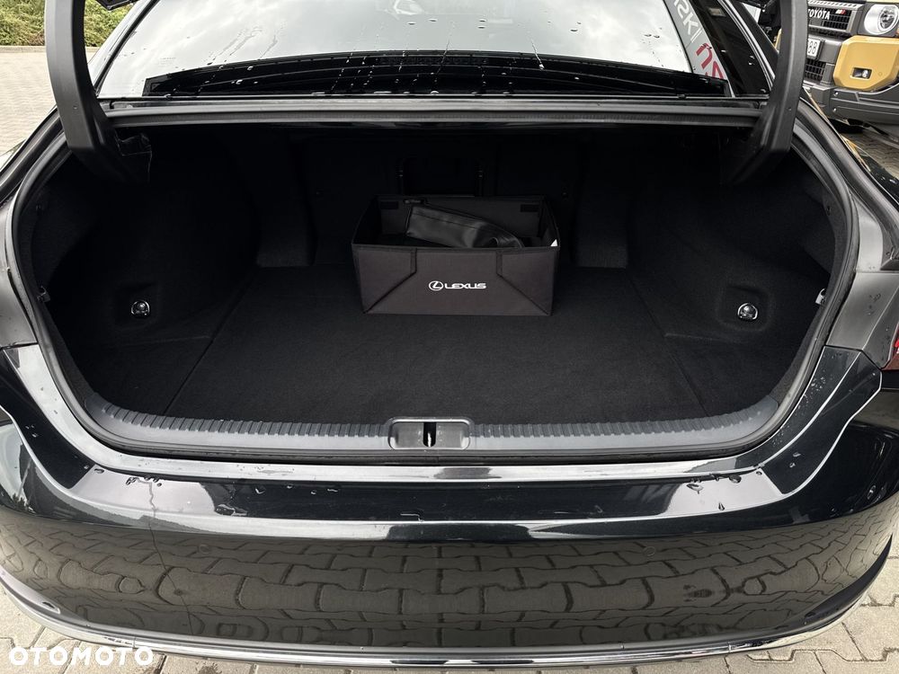 Lexus ES 300h Business Edition - 32