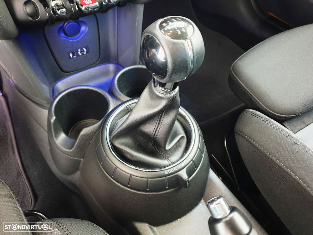 MINI 3 Portas Cooper D - 18