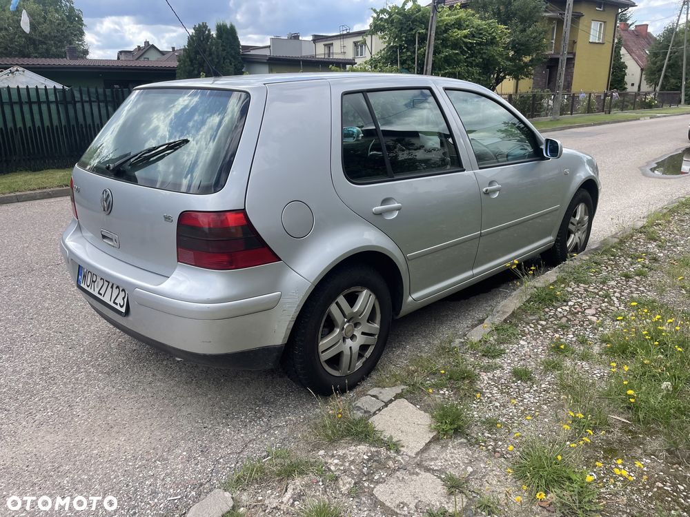 Volkswagen Golf - 6