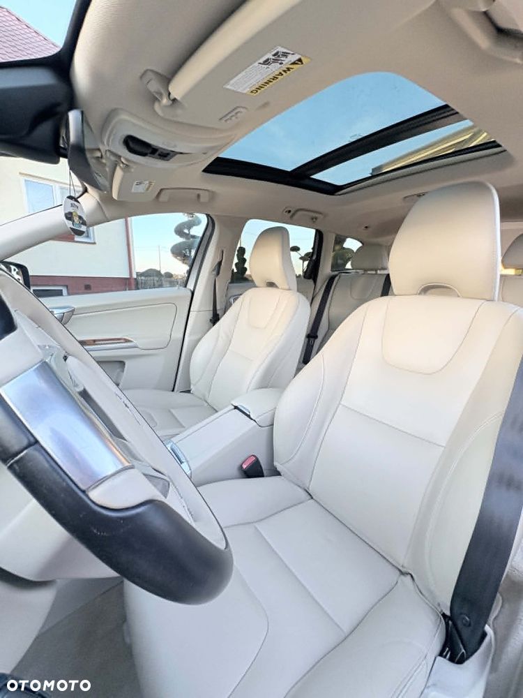 Volvo XC 60 T6 AWD Geartronic Momentum - 10