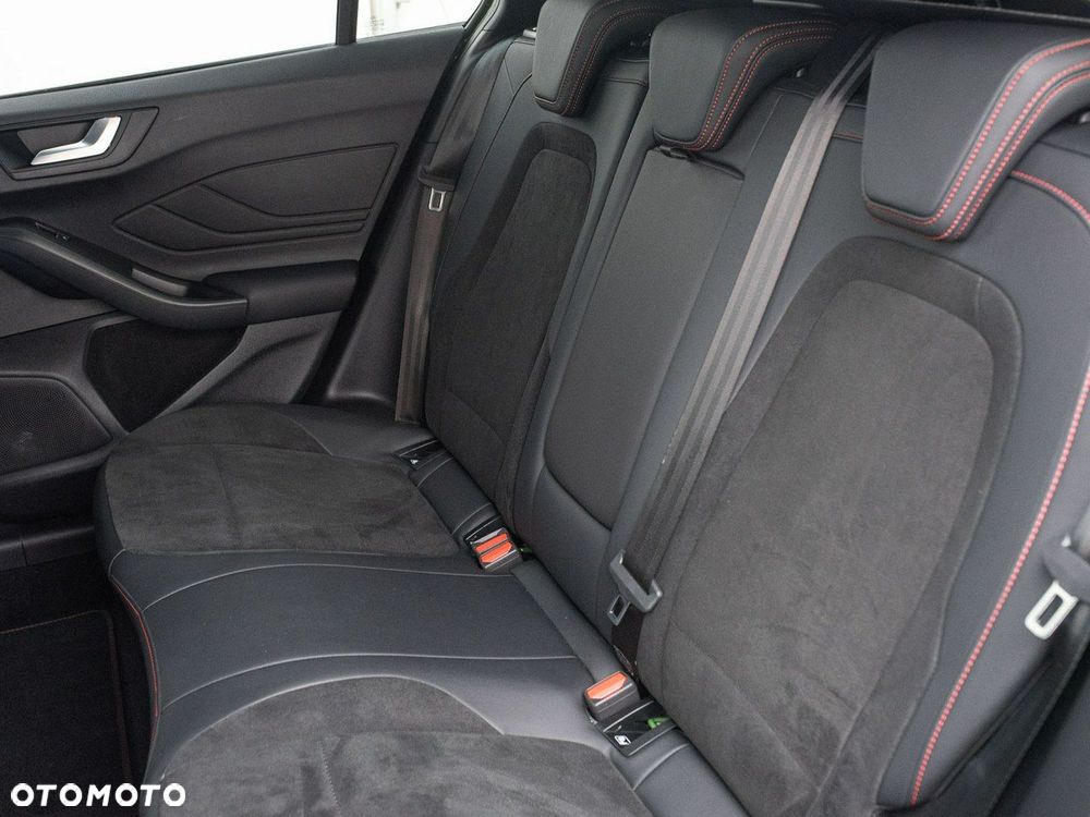 Ford Focus 2.3 EcoBoost ST X - 27