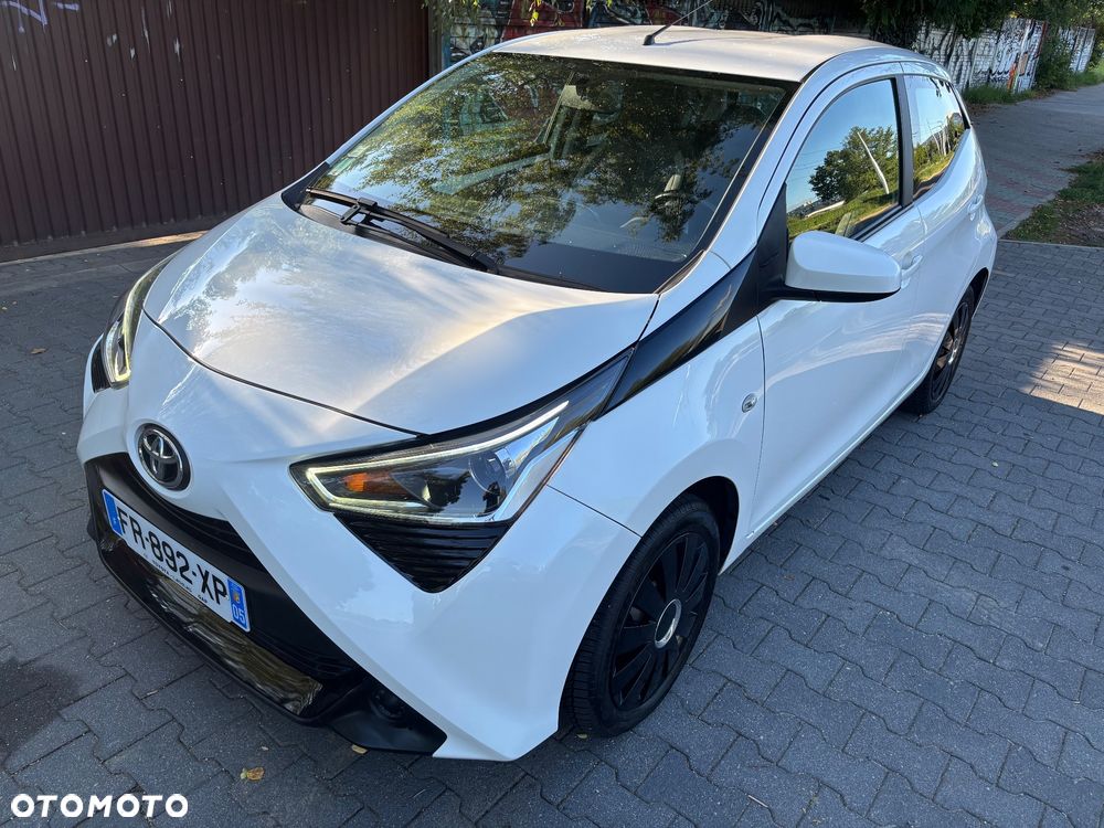 Toyota Aygo x.shift x-play connect - 3