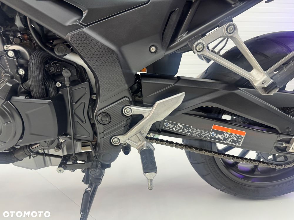 Honda CB - 12