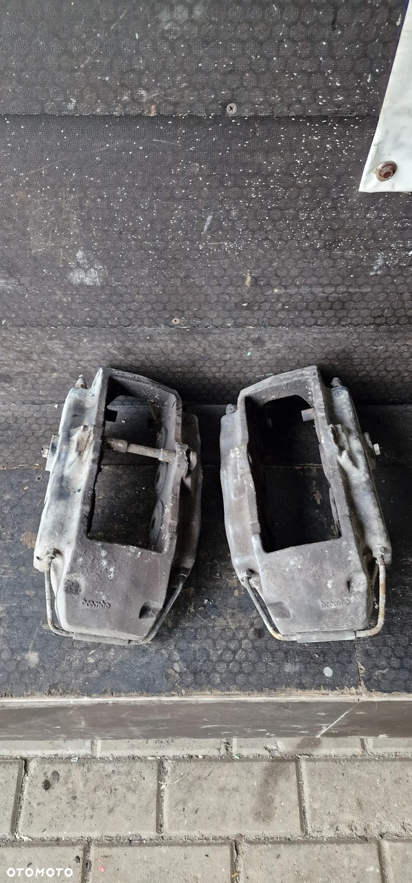 ZACISK HAMULCOWY PRZÓD TYŁ VW Touareg BREMBO 5.0 TDI