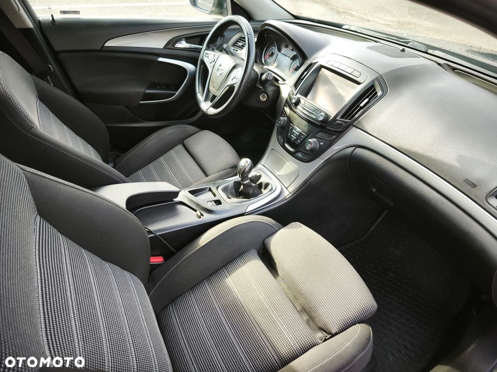 Opel Insignia - 10