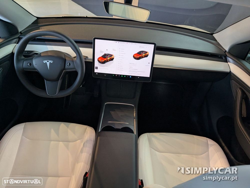 Tesla Model Y - 10
