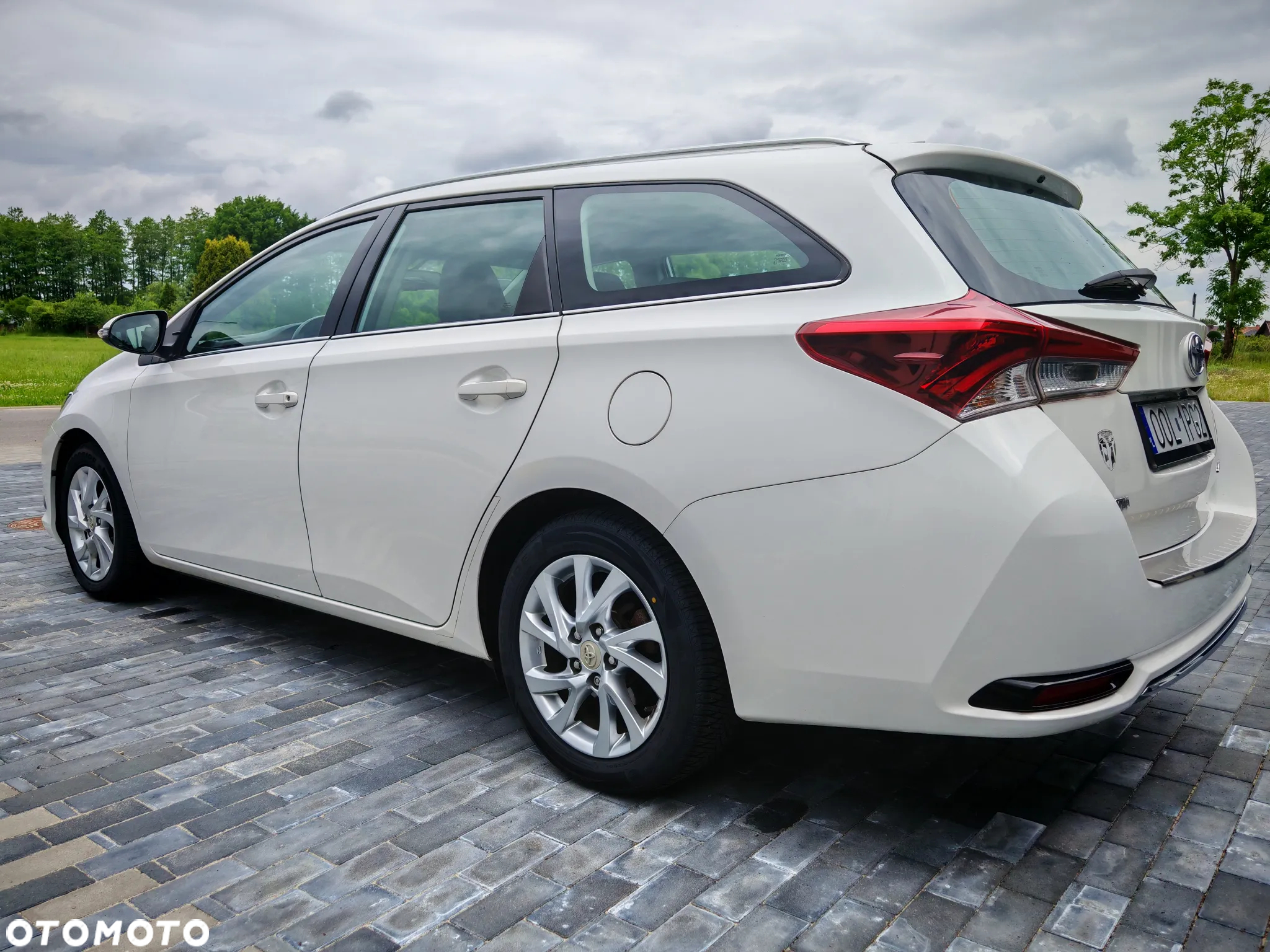Toyota Auris 1.6 D-4D Premium - 9