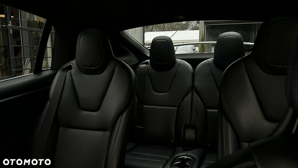 Tesla Model X - 31