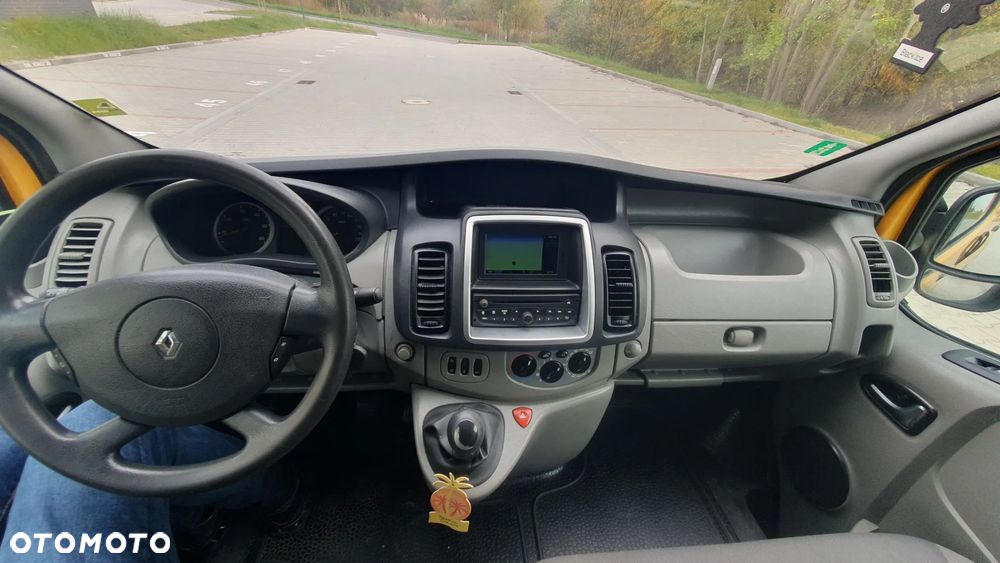 Renault TRAFIC - 10