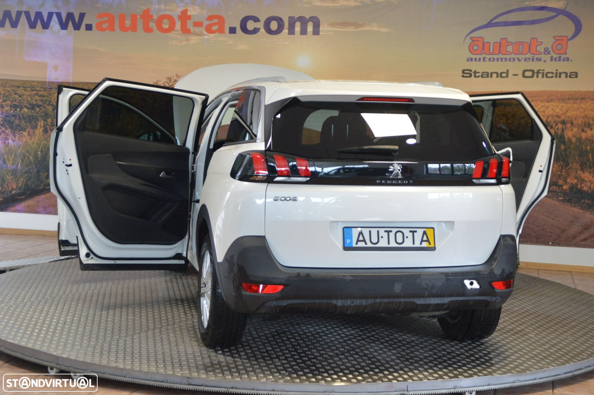 Peugeot 5008 1.2 PureTech Allure EAT6 - 12