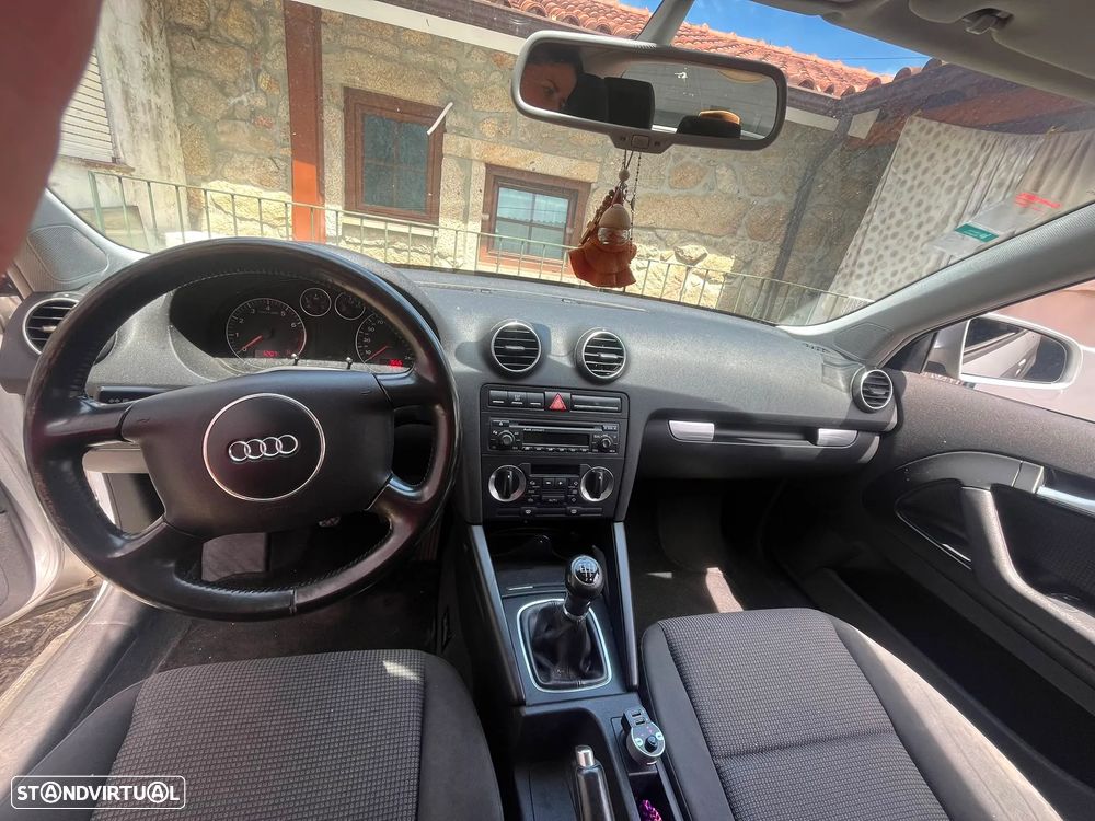 Audi A3 1.6 Ambiente - 5