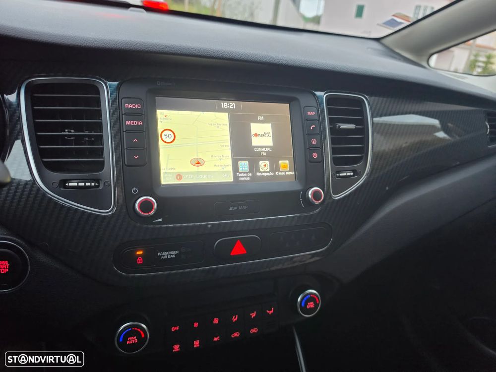 Kia Carens 1.7 CRDi ISG EX - 9