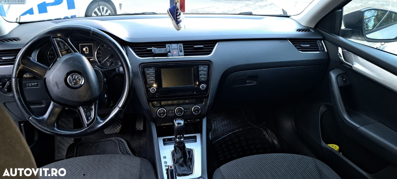 Skoda Octavia 2.0 TDI AMBITION DSG - 8