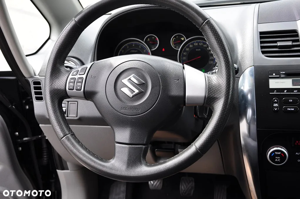 Suzuki SX4 1.6 Premium 4WD - 32