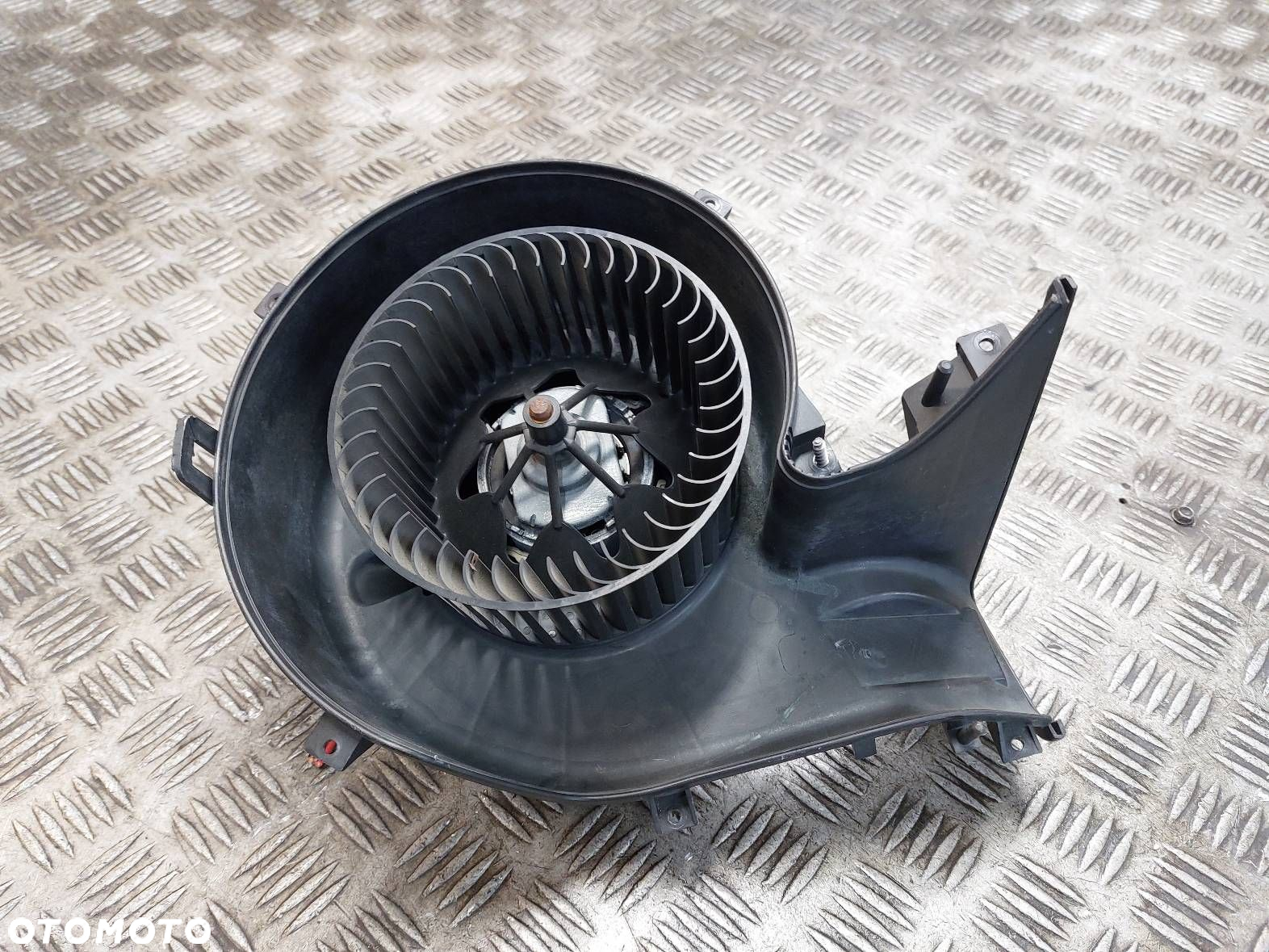 DMUCHAWA WENTYLATOR NAWIEWU + REZYSTOR OPEL VECTRA C 985852T 73421312 - 4