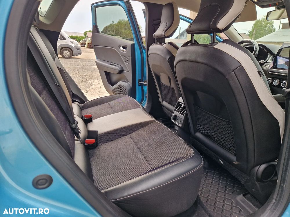 Renault Captur PHEV 160 Techno - 11
