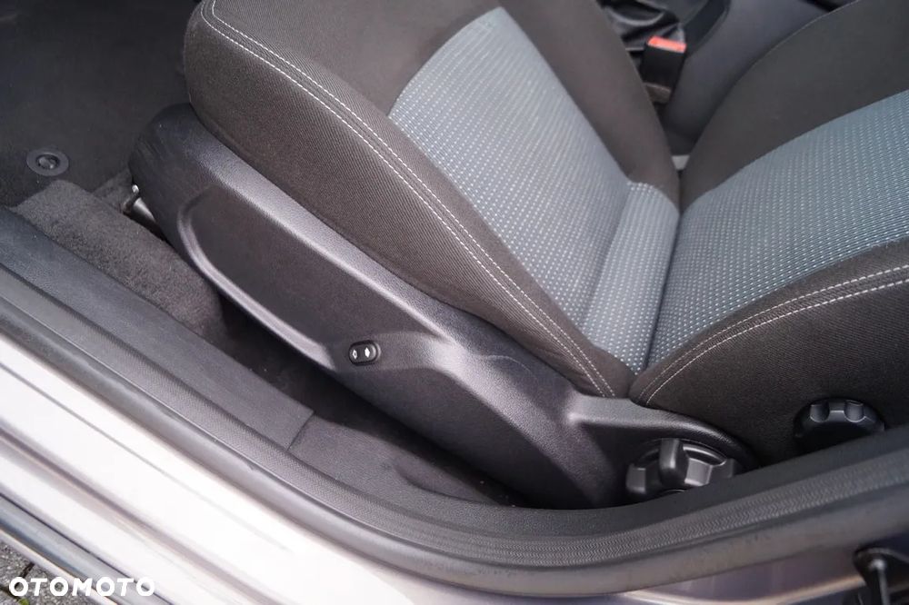 Ford Mondeo 1.6 TDCi Ambiente - 23