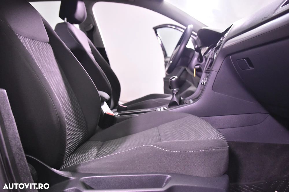 Volkswagen Golf - 11