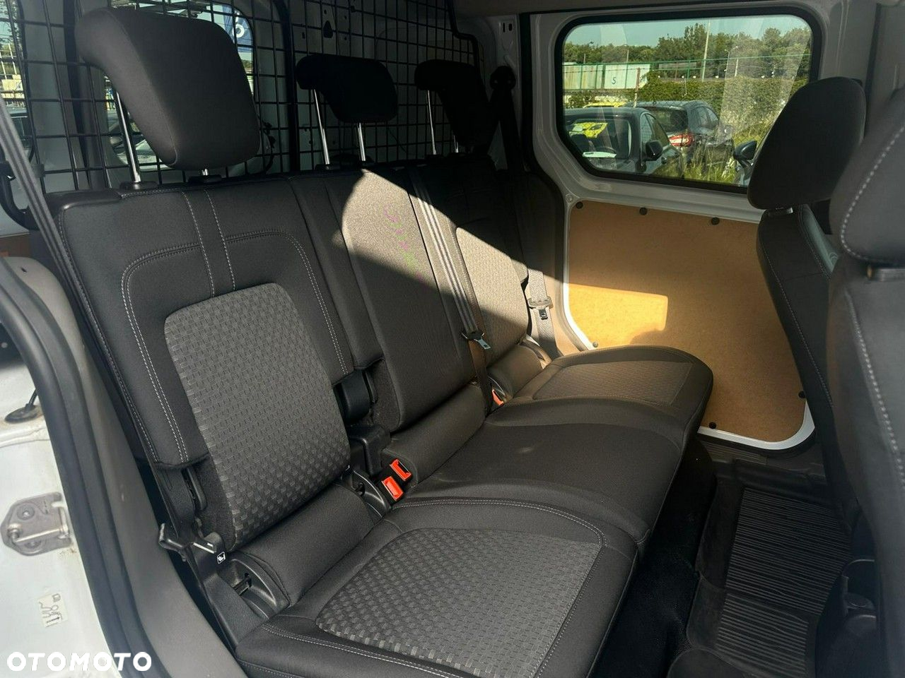 Ford Transit Connect - 21
