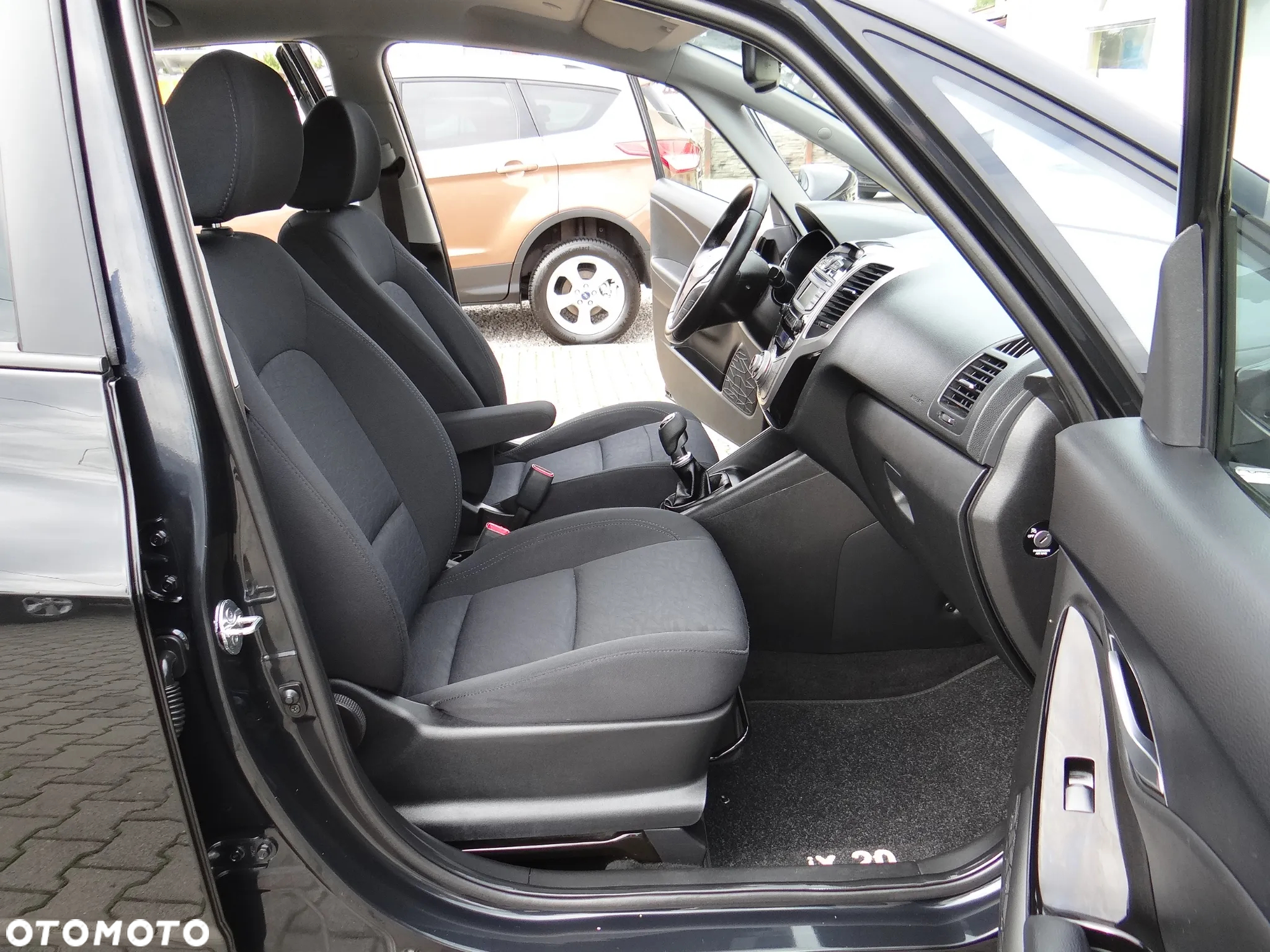 Hyundai ix20 1.4 Premium - 34
