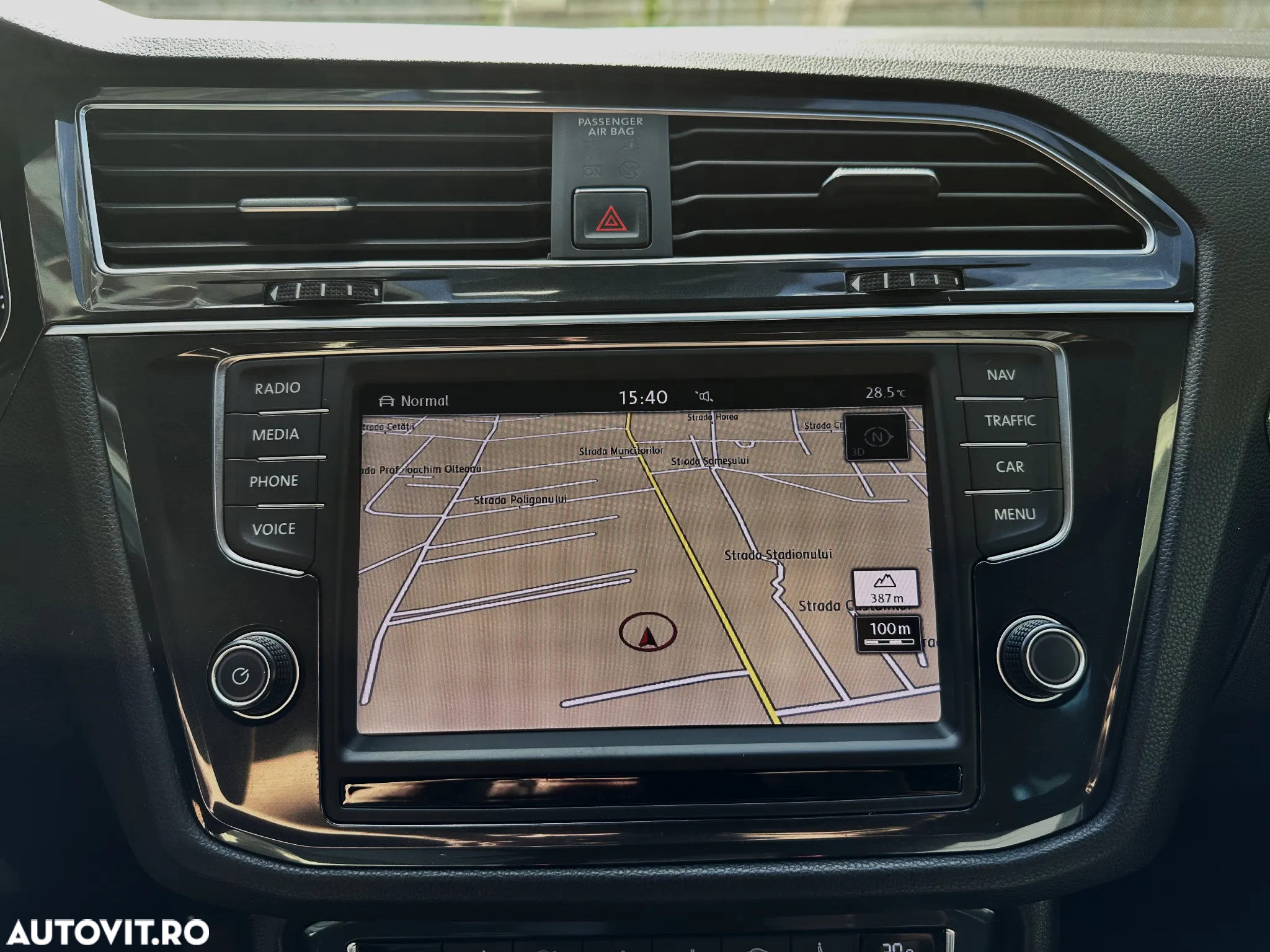 Volkswagen Tiguan 2.0 TDI SCR 4MOTION DSG R-Line - 16