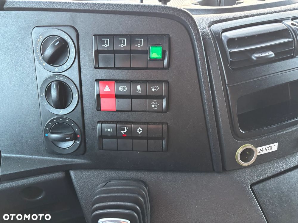 Mercedes-Benz ATEGO 1524  EURO 6 (1527, 1530) kontener z windą , kabina przeedłużana  z łóżkiem składanym - 17