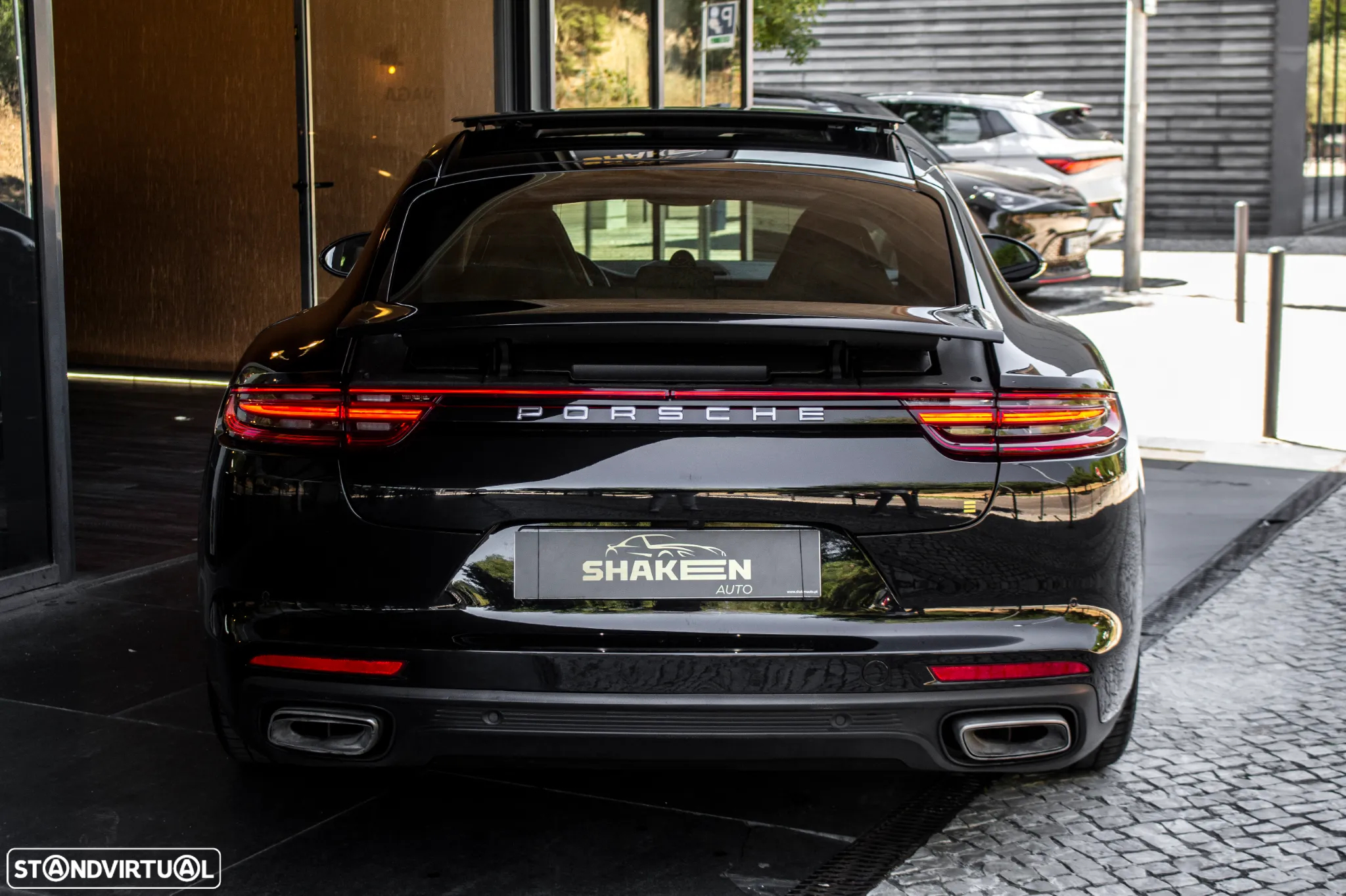 Porsche Panamera 4 E-Hybrid - 10