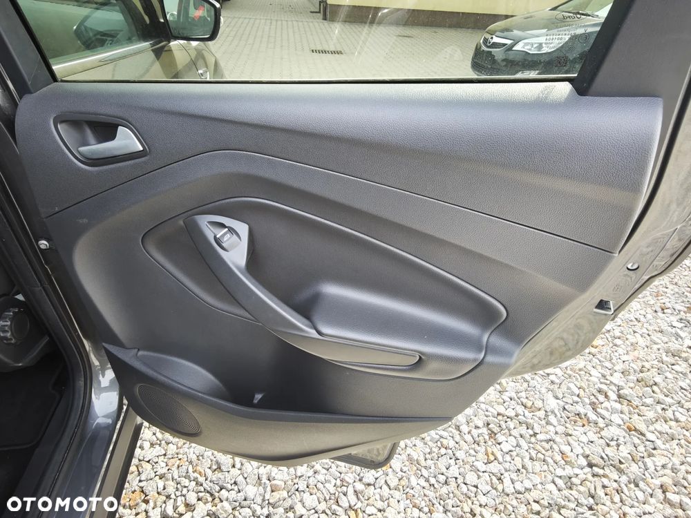 Ford Kuga 1.5 EcoBoost 2x4 Cool & Connect - 33