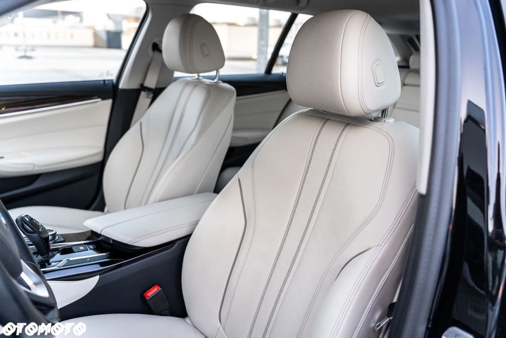 BMW Seria 5 520d Luxury Line - 12