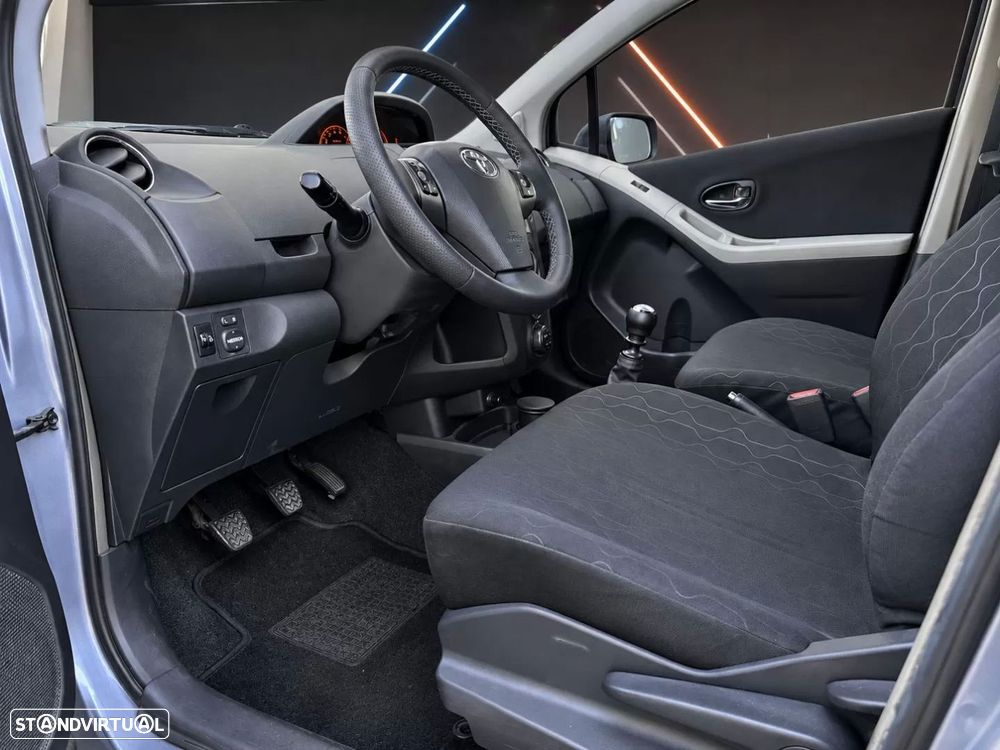 Toyota Yaris 1.4 D-4D Sol+AC+VSC - 10