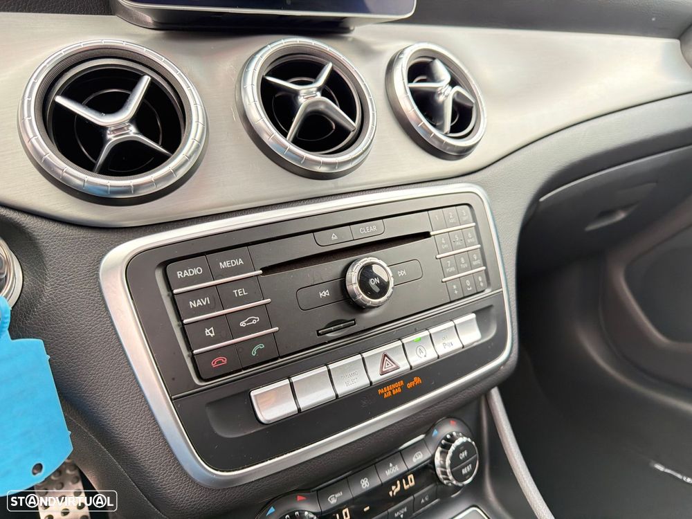 Mercedes-Benz CLA 180 d Shooting Brake AMG Line - 19