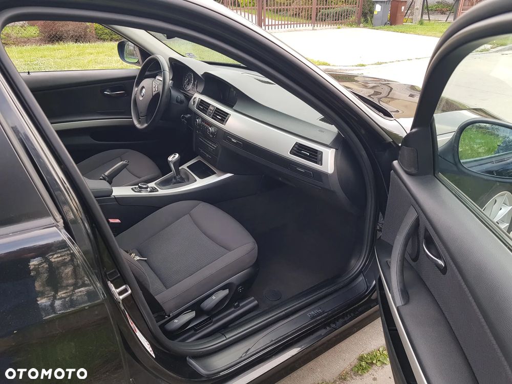 BMW Seria 3 320d Efficient Dynamics Edition - 12