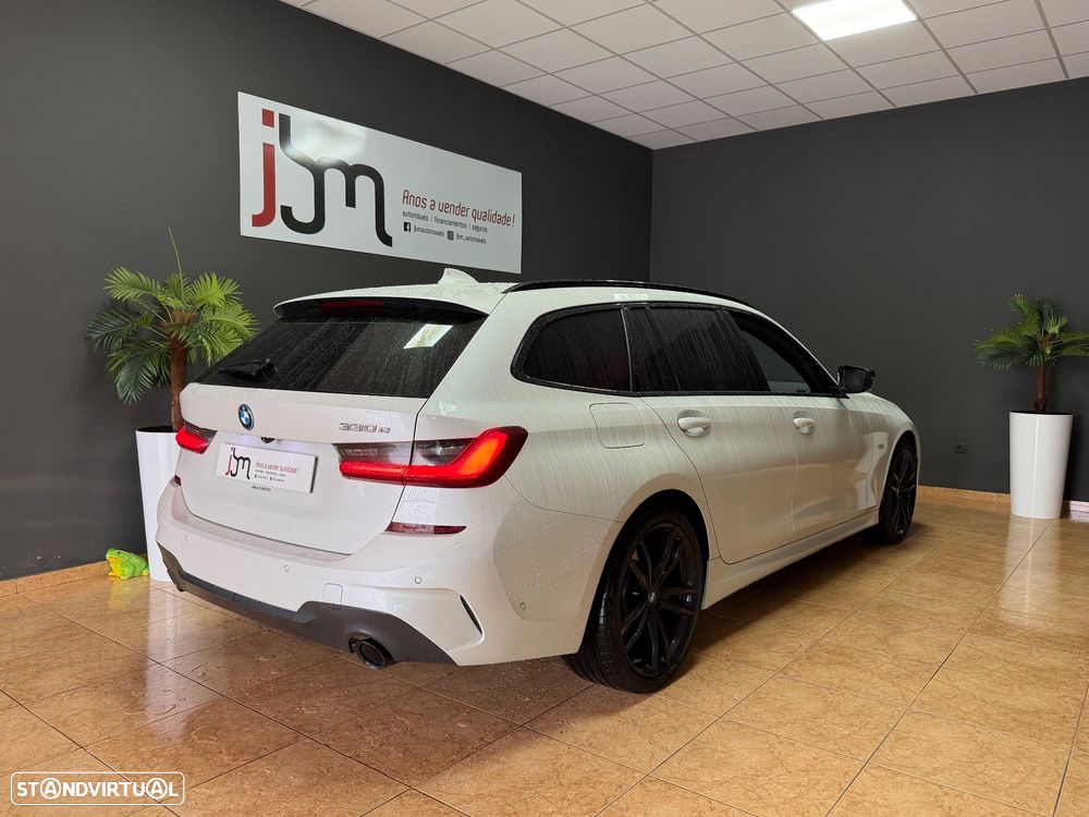 BMW 330 e Pack Desportivo M Auto - 14