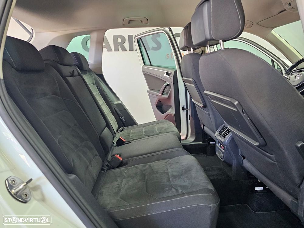 VW Tiguan 2.0 TDI R-Line DSG - 13
