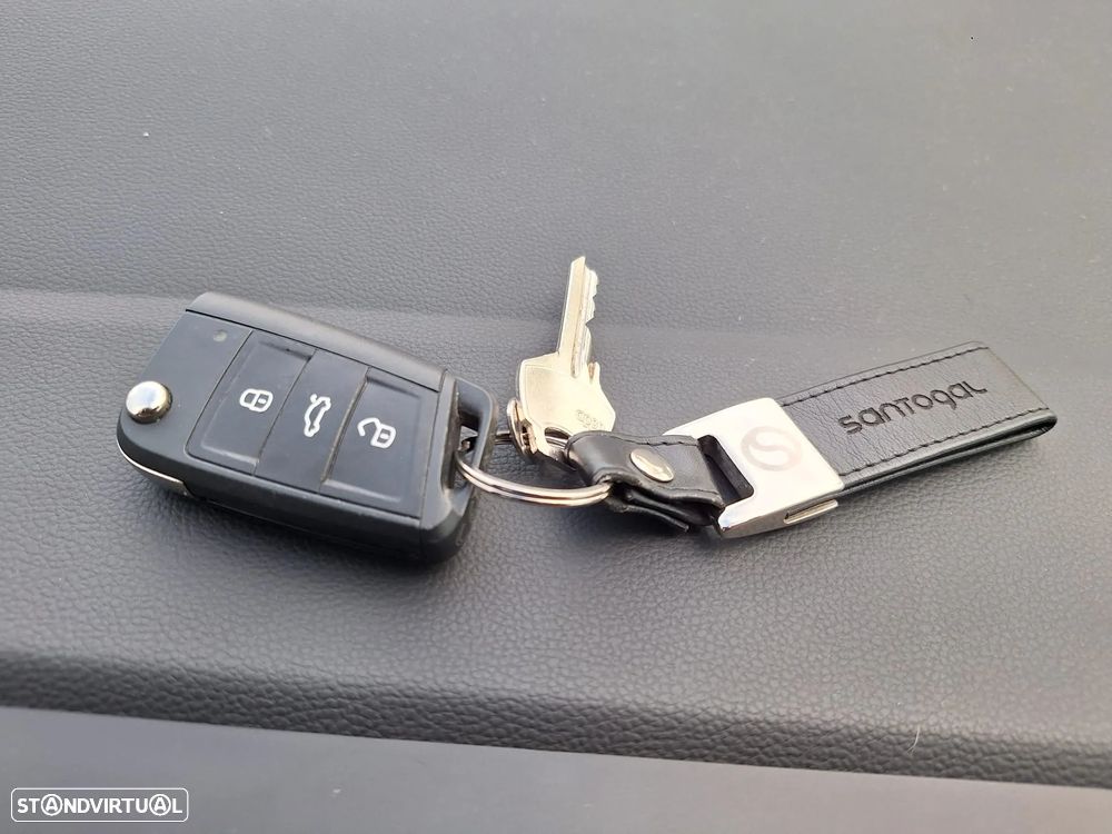 VW T-Roc 1.0 TSI Urban - 28