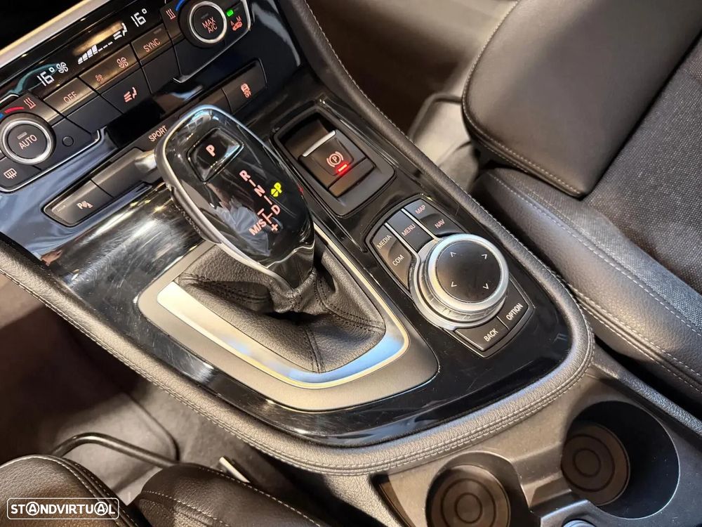 BMW 216 Active Tourer d Line Sport Auto — fotografia 10