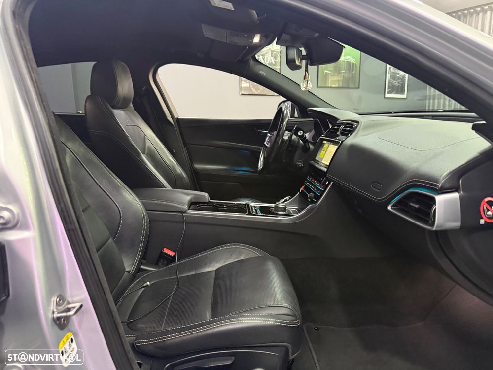 Jaguar XE 20d Aut. R-Sport - 24