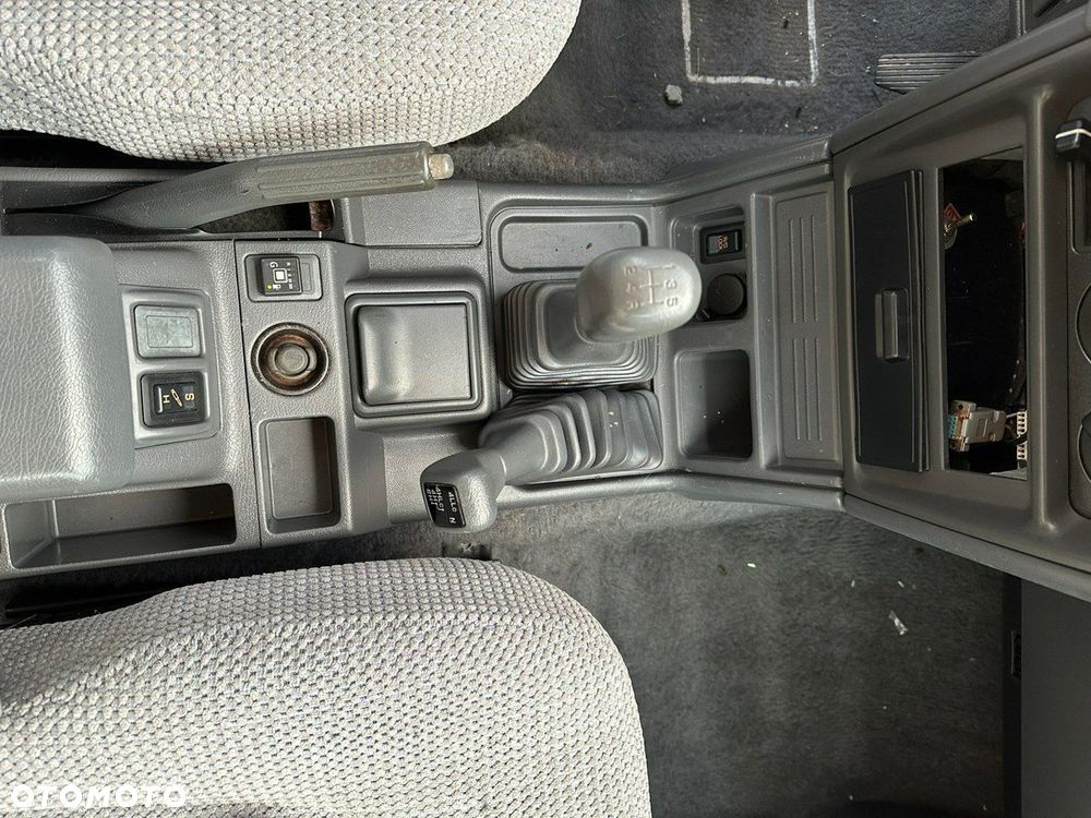 Mitsubishi Pajero - 8