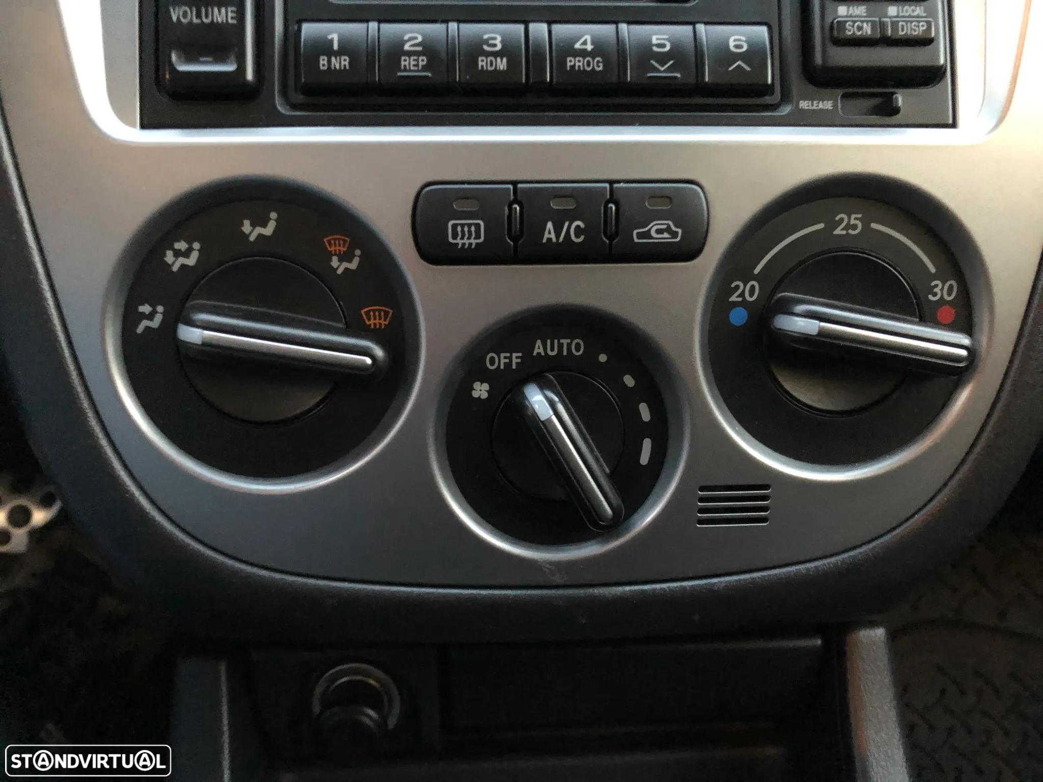 Subaru Impreza Sedan 2.0 WRX - 29