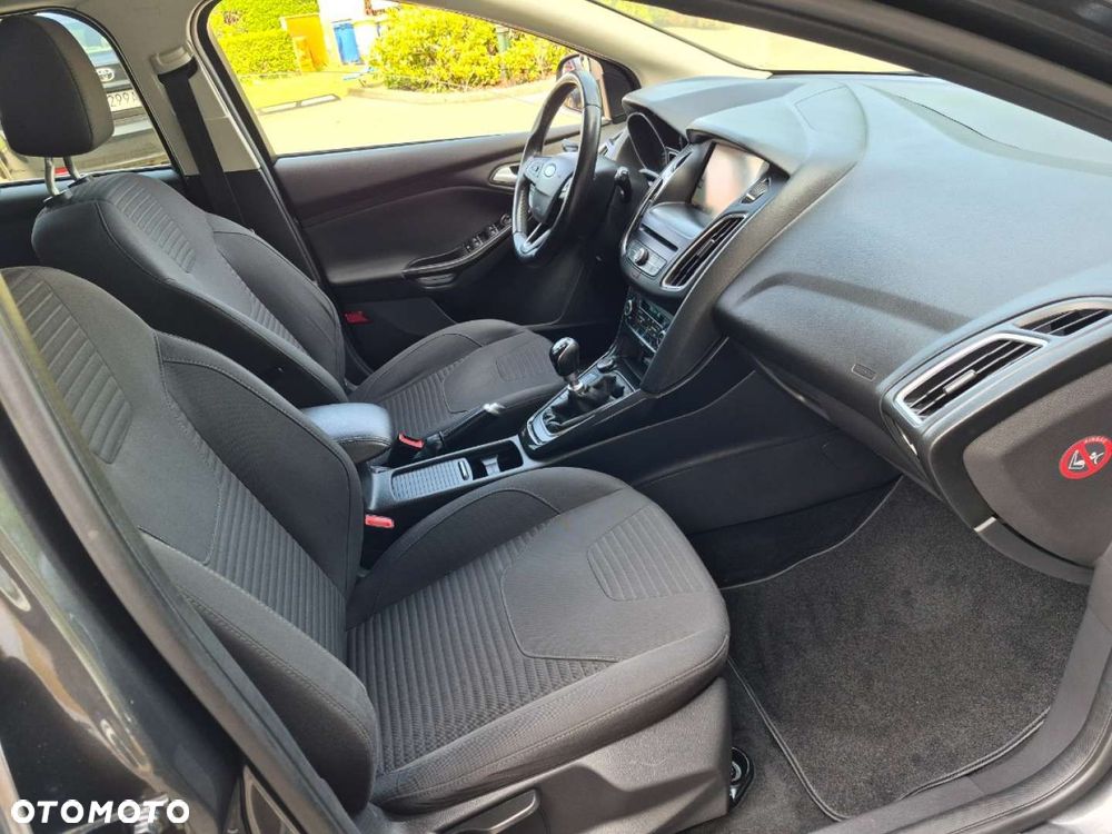 Ford Focus - 25