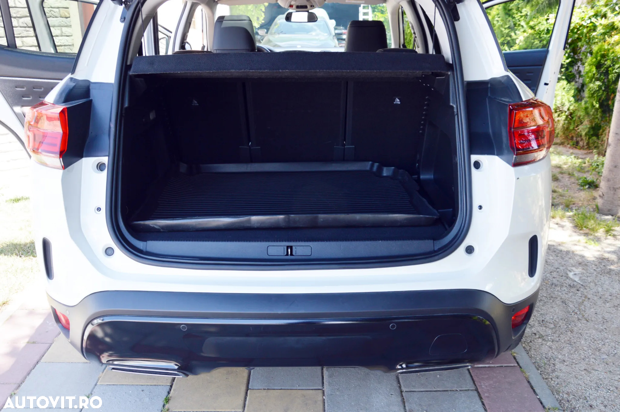 Citroën C5 Aircross 1.6 PureTech S&S EAT8 Shine - 9