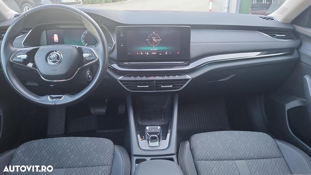 Skoda Octavia Combi 2.0 TDI DSG Style - 9