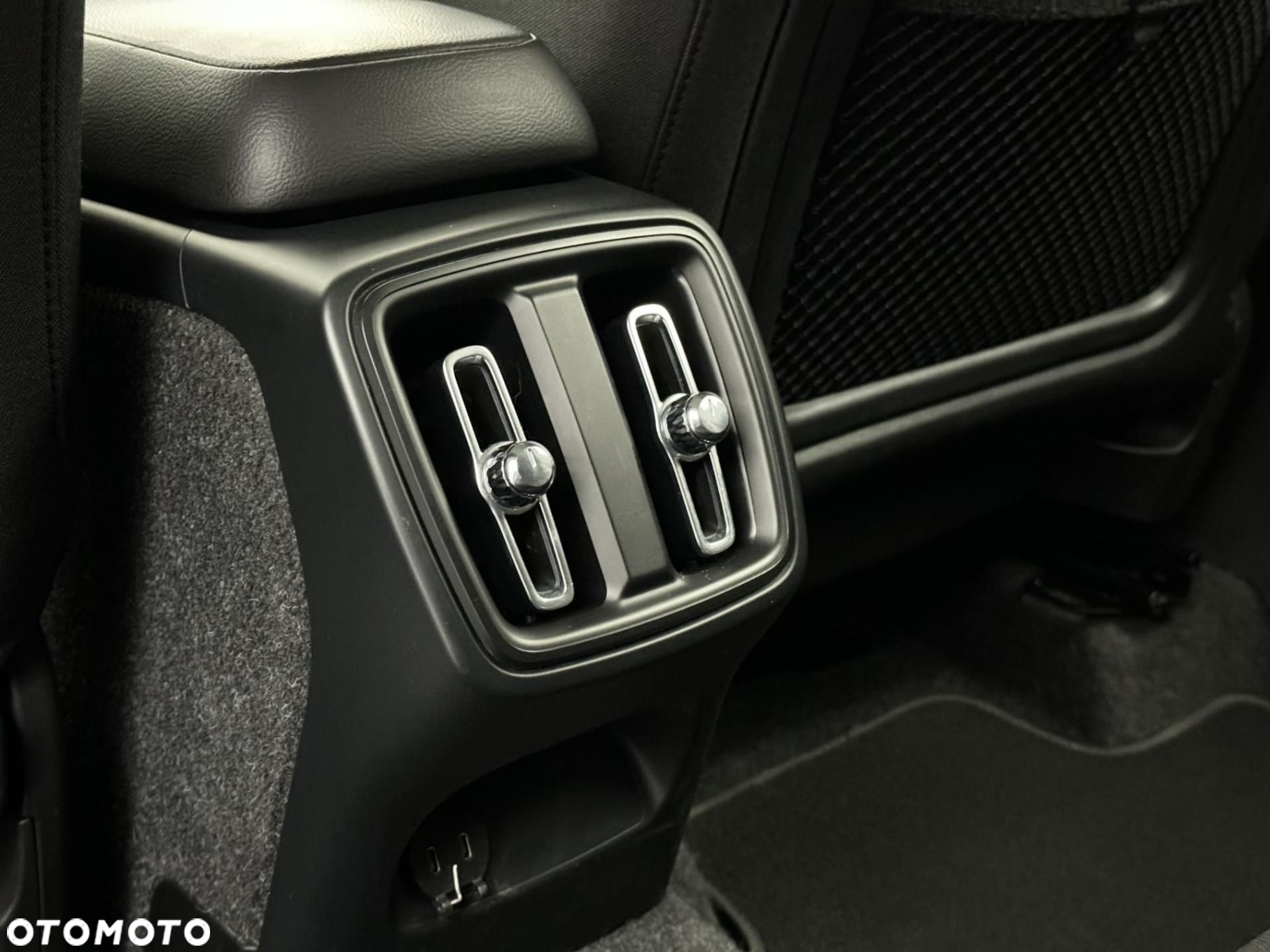 Volvo XC 40 - 22