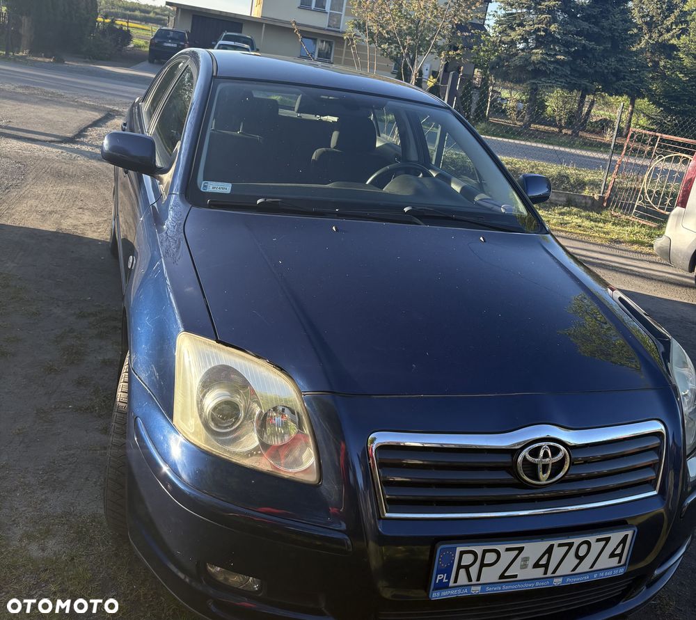 Toyota Avensis - 8
