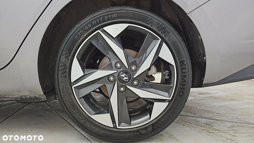 Hyundai Elantra 1.6 Smart - 23