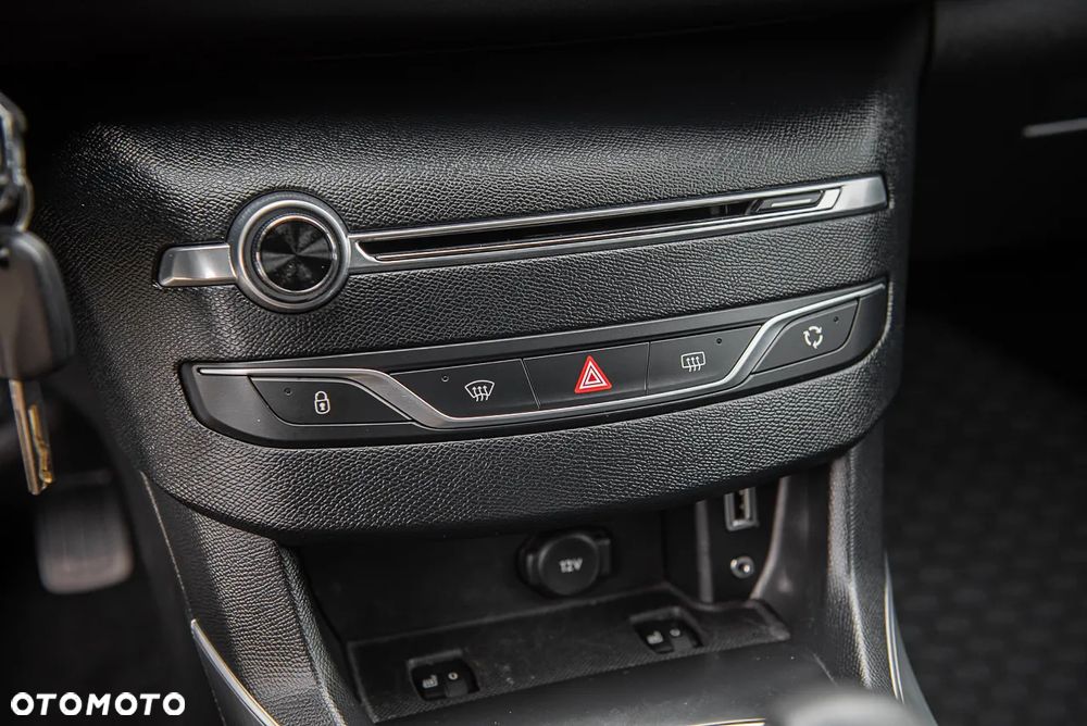 Peugeot 308 BlueHDi 150 EAT6 Stop & Start Allure - 22